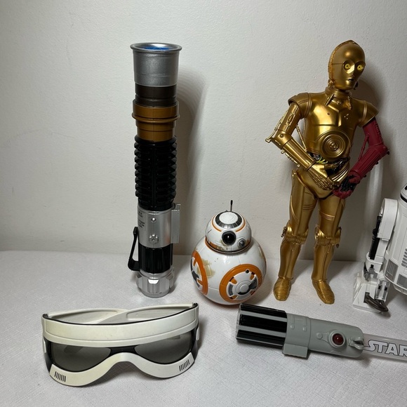 Star Wars Gold and Blue Collectible Set - Picture 5 of 12